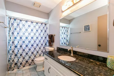 Bath - 9271 Birch Ave, Mokena, IL 60448 photo 3 of 4