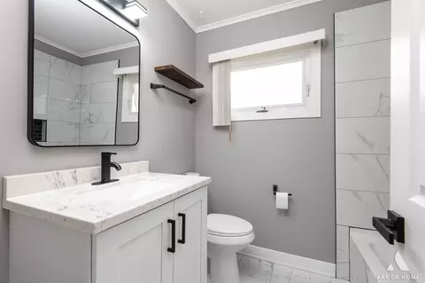 Bath - 16568 Plainview Dr, Markham, IL 60428 photo 1 of 2