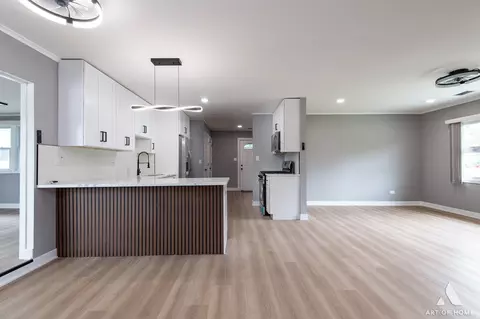 Kitchen - 16568 Plainview Dr, Markham, IL 60428 photo 5 of 5