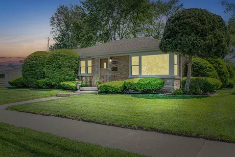 800 E 161st St, South Holland, IL 60473