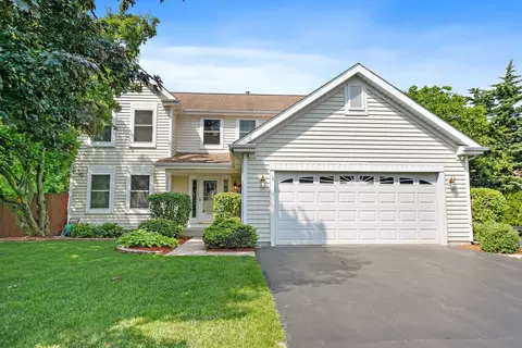 325 Indian Ridge Trl, Wauconda, IL 60084