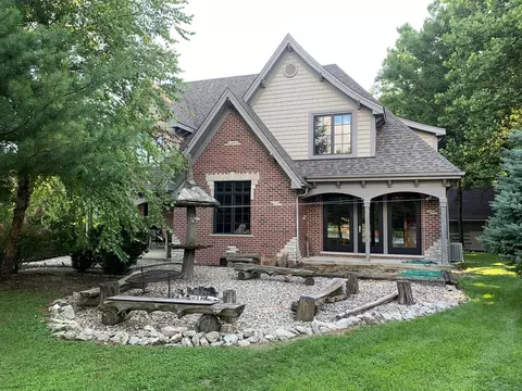 423 Mallard Pt, Danville, IL 61832