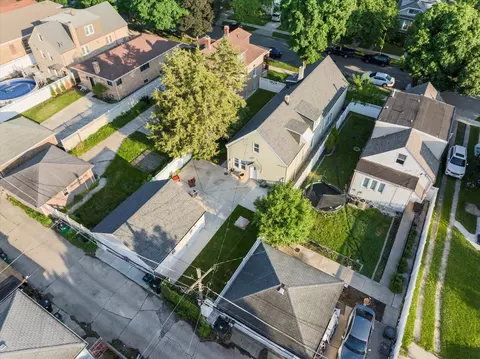 View/Area - 6433 28th St, Berwyn, IL 60402 photo 2 of 5
