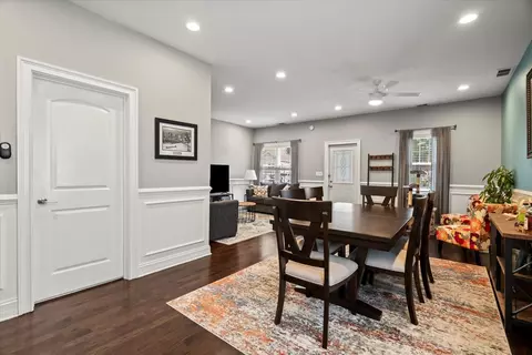 Entry Way - 6433 28th St, Berwyn, IL 60402 photo 1 of 4