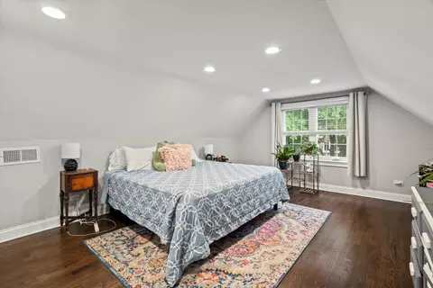 Bedroom - 6433 28th St, Berwyn, IL 60402 photo 4 of 6