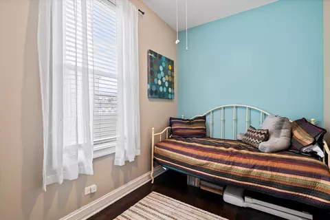 Bedroom - 6433 28th St, Berwyn, IL 60402 photo 1 of 6