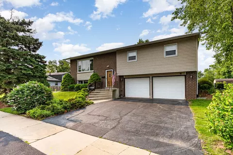 6307 Honey Ln, Tinley Park, IL 60477