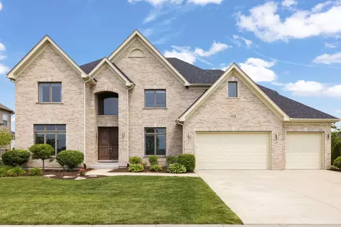 4328 Chinaberry Ln, Naperville, IL 60564