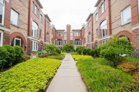 235 S Marion St #C, Oak Park, IL 60302