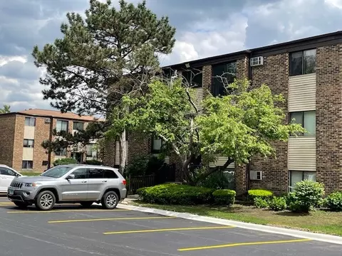 160 Dunteman Dr #201, Glendale Heights, IL 60139