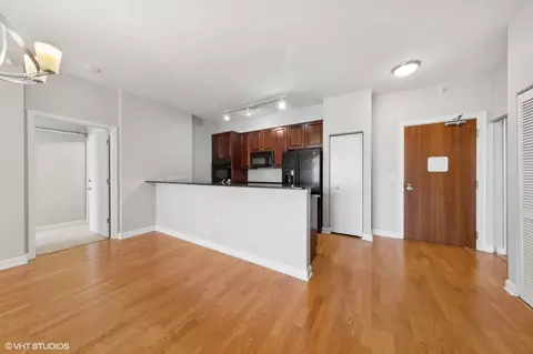 Living - 233 E 13th St #1902, Chicago, IL 60605 photo 4 of 4