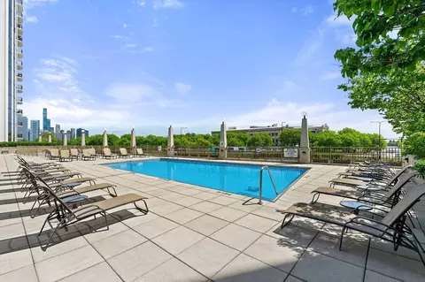 Exterior - 233 E 13th St #1902, Chicago, IL 60605 photo 1 of 1