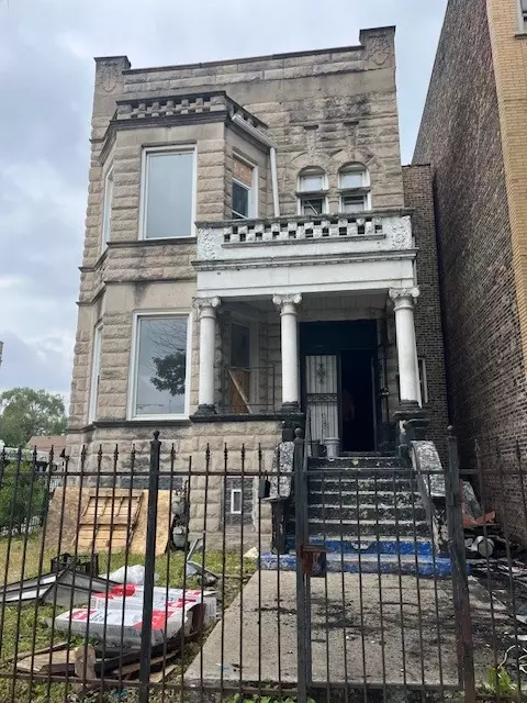 3356 W Douglas Blvd, Chicago, IL 60623