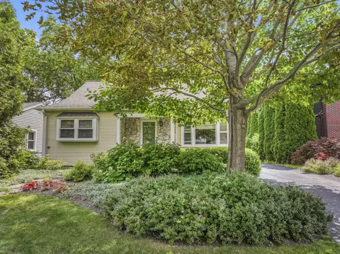 1339 N Dunton Ave, Arlington Heights, IL 60004