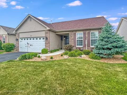16812 Balaton Dr, Lockport, IL 60441