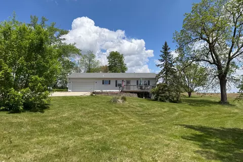 15767 Crowley Rd, Durand, IL 61024