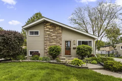 525 N 3rd Ave, Villa Park, IL 60181