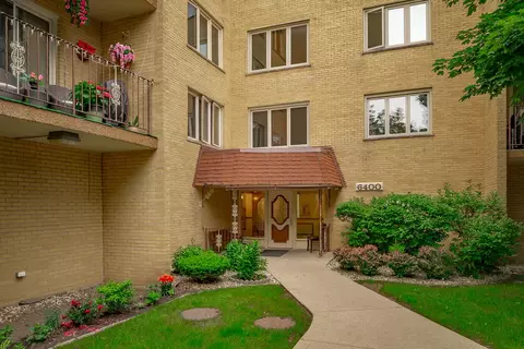 6400 W Belle Plaine Ave #309, Chicago, IL 60634