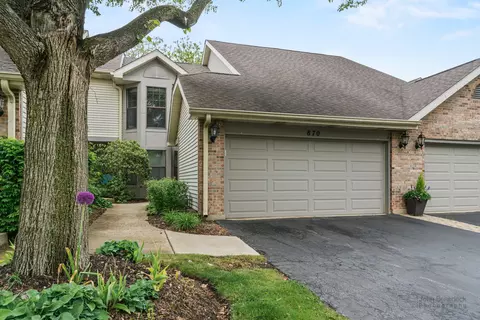 870 N Auburn Woods Dr, Palatine, IL 60067