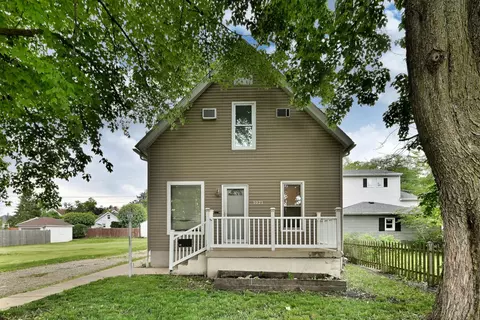 1021 Vine St, Joliet, IL 60435