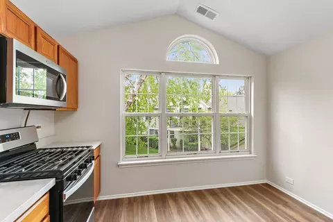 Kitchen - 1623 Camberley Ct, Bartlett, IL 60103 photo 5 of 5