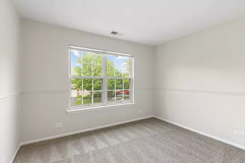 Bedroom - 1623 Camberley Ct, Bartlett, IL 60103 photo 2 of 4