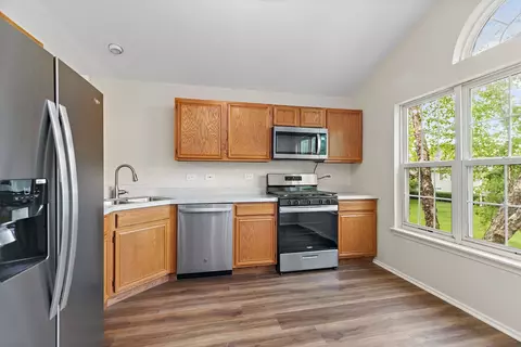 Kitchen - 1623 Camberley Ct, Bartlett, IL 60103 photo 2 of 5