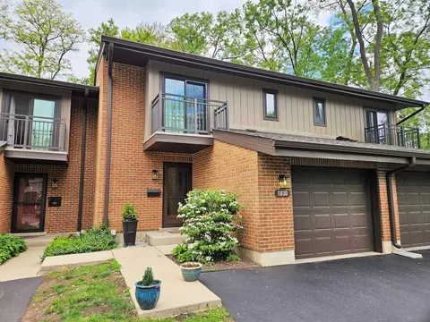 1830 Chestnut Ave #1830, Glenview, IL 60025