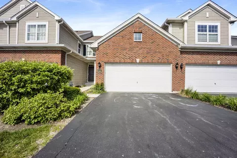 332 Buckingham Ct, Lombard, IL 60148