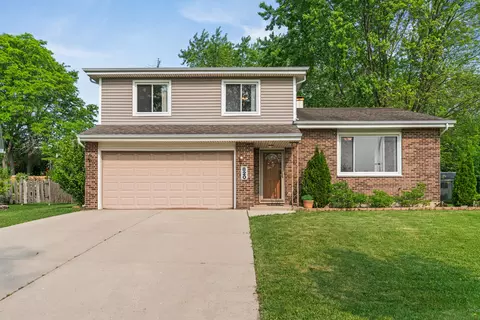 820 Cherry Dr, Schaumburg, IL 60194