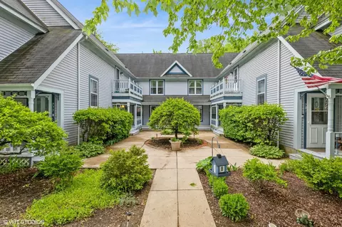 769 Victoria Dr #769, Woodstock, IL 60098