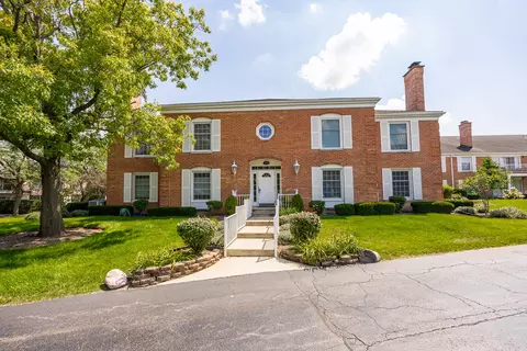 128 Carriage Way Dr #116B, Burr Ridge, IL 60527