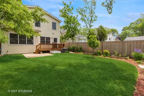 Exterior - 720 Beaver Rd, Glenview, IL 60025 photo 2 of 3