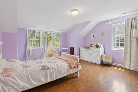 Bedroom - 720 Beaver Rd, Glenview, IL 60025 photo 3 of 3