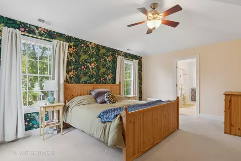 Bedroom - 720 Beaver Rd, Glenview, IL 60025 photo 1 of 3