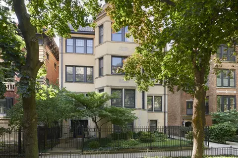 635 W Sheridan Rd #3, Chicago, IL 60613