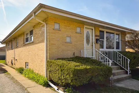 2726 Sarah St, Franklin Park, IL 60131