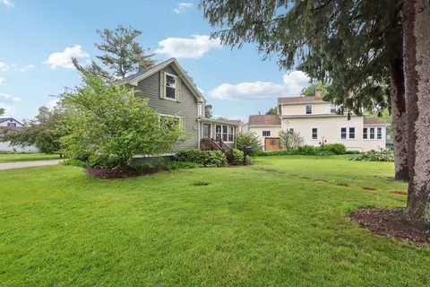306 Water St, East Dundee, IL 60118 photo 2