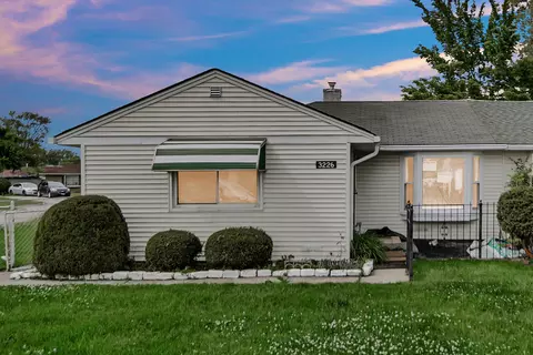 3226 W Lydia Ave, Robbins, IL 60472