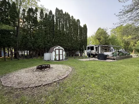 28-27 Woodhaven Lks, Sublette, IL 61367