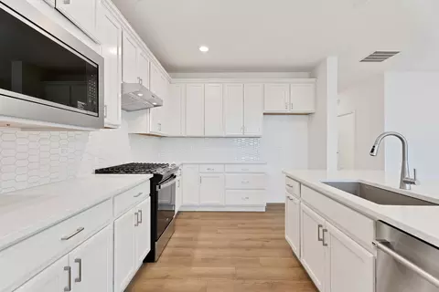 Kitchen - 3279 Wildlight Rd, Aurora, IL 60503 photo 1 of 3