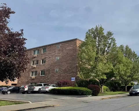 477 Graceland Ave #2F, Des Plaines, IL 60016