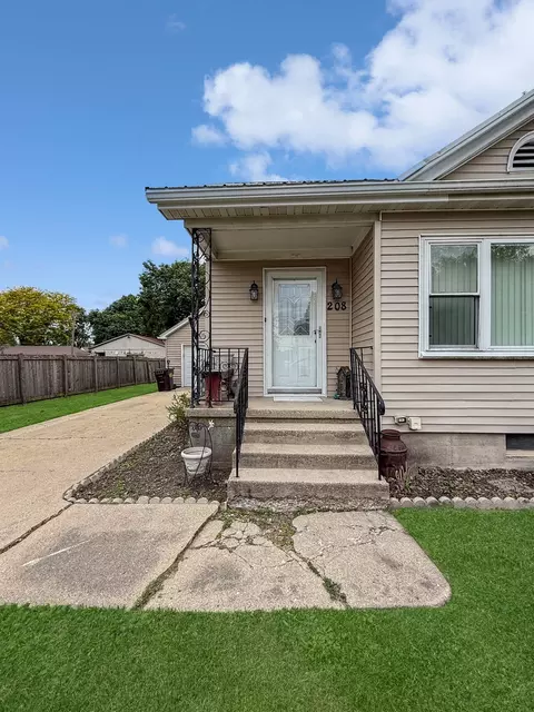 Exterior - Undisclosed, Forreston, IL 61030 photo 8 of 10
