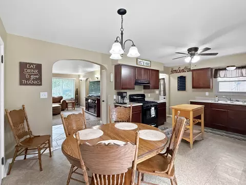 Dining - Undisclosed, Forreston, IL 61030 photo 1 of 2