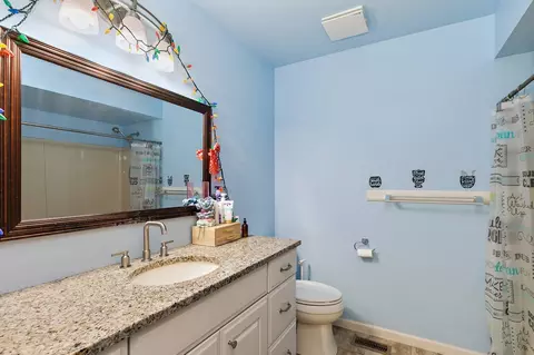 Bath - Undisclosed, Elgin, IL 60123 photo 1 of 3