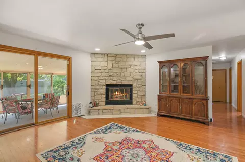 Living - Undisclosed, Elgin, IL 60123 photo 3 of 3