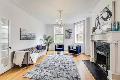 Living - 72 Elm St #5, Chicago, IL 60611 photo 1 of 5