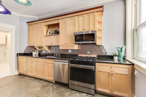 Kitchen - 72 Elm St #5, Chicago, IL 60611 photo 2 of 3