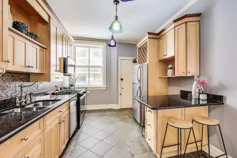 Kitchen - 72 Elm St #5, Chicago, IL 60611 photo 1 of 3