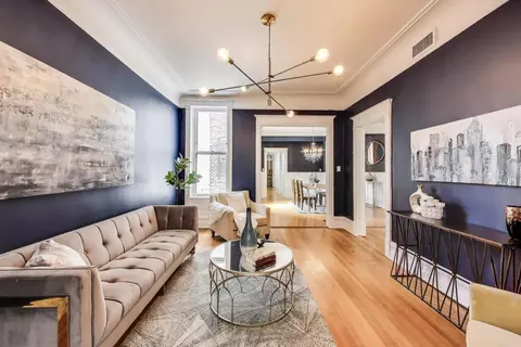 Living - 72 Elm St #5, Chicago, IL 60611 photo 4 of 5